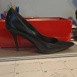 Guess Elegant Black Stiletto Heels